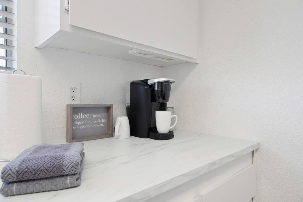 דירות אוקהורסט Couples Studio 1 W Full Kitchen מראה חיצוני תמונה