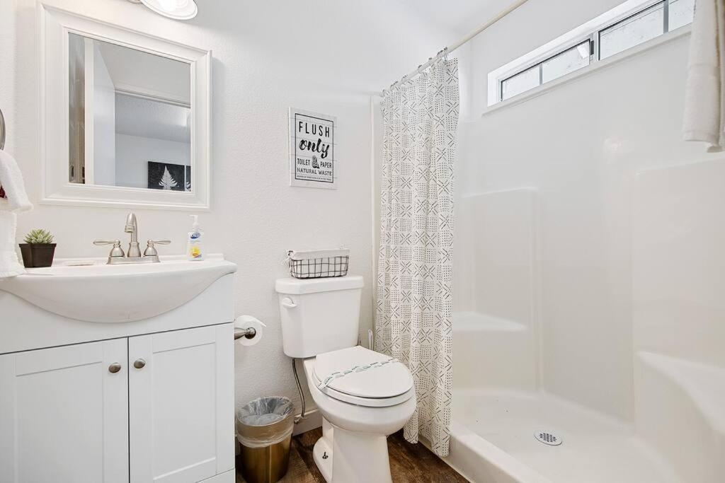 דירות אוקהורסט Couples Studio 1 W Full Kitchen מראה חיצוני תמונה